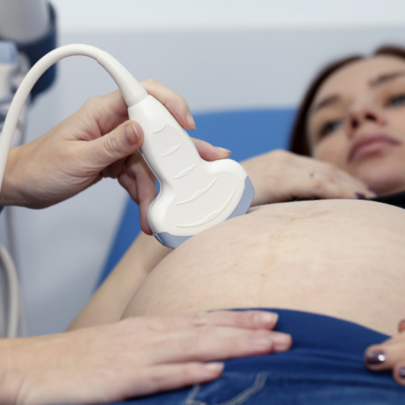 Najmlađa trudnica u Srbiji ima samo 13 godina, a 300 devojčica je već izvršilo abortus